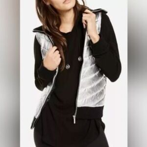 Michael Kors Women's Puffer Vest Silver Front Sweater back Size M Stretch